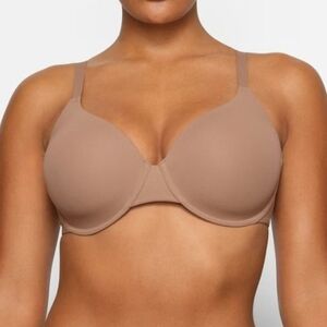 SKIMS Smooth lighly Lined Wired T-Shirt Nude Bra NWT, C36